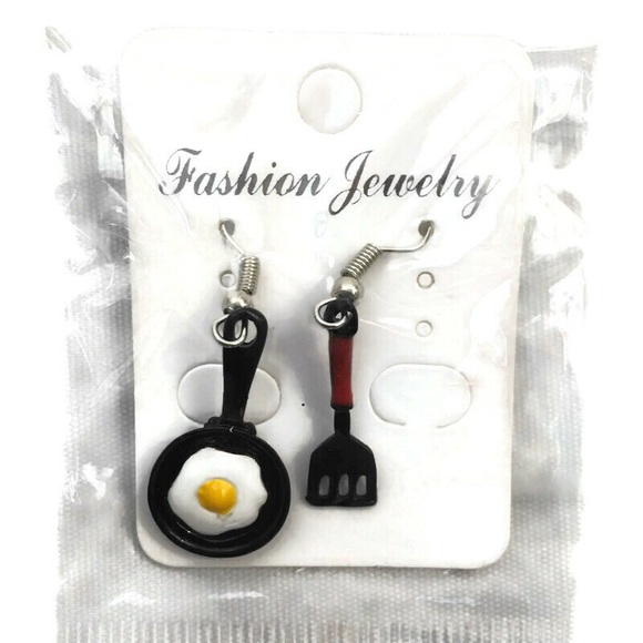 Cooks Skillet and Spatula Dangle Pierced Earrings - Picture 3 of 7